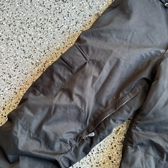 Like brand new Firefly Black Snowboarding pants - Picture 2 of 3